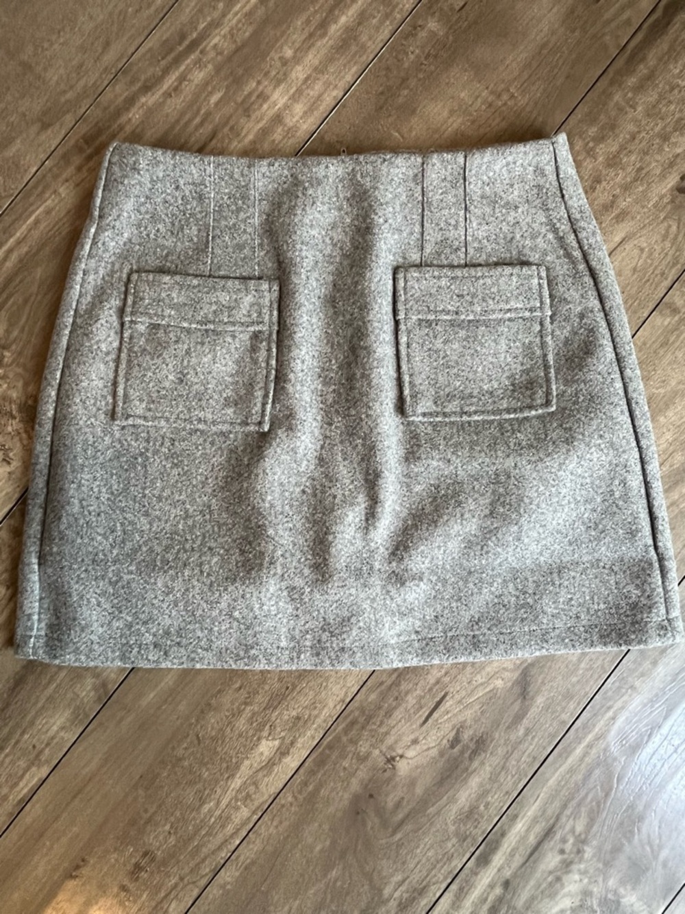 Wool-Blend Mini Skirt with Front Patch Pockets in Heather Gray
